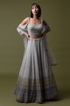 *Светло-серый и серый индийский женский свадебный костюм лехенга (ленга) чоли из креп-жоржета и шёлка с рукавами с открытыми плечами, украшенный вышивкой