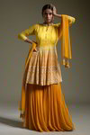 *Жёлтое и оранжевое нарядное платье / костюм из креп-жоржета, украшенное вышивкой