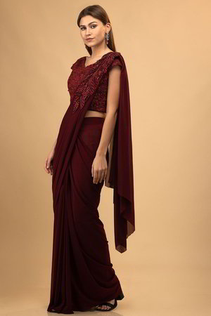 Бордовое индийское сари из лайкры и фатина, украшенное вышивкой со стразами, перламутровыми бусинками