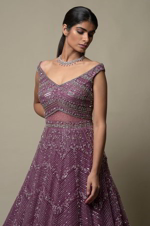 Фиолетовое роскошное платье из гипюра, без рукавов
