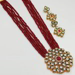 *Молочное и золотое индийское украшение на шею со стразами, перламутровыми бусинками