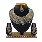 *Чёрное, золотое и серое индийское украшение на шею со стразами, перламутровыми бусинками