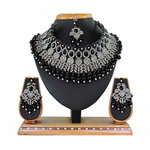 *Чёрное, золотое и серое индийское украшение на шею со стразами, перламутровыми бусинками