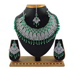 *Зелёное и золотое индийское украшение на шею со стразами, перламутровыми бусинками