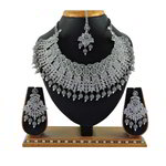 *Чёрное, золотое и серое индийское украшение на шею со стразами, перламутровыми бусинками