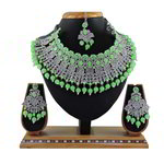 *Зелёное и золотое индийское украшение на шею со стразами, перламутровыми бусинками