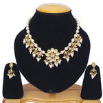 *Молочное и золотое индийское украшение на шею с искусственными камнями