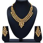 *Молочное и золотое индийское украшение на шею с искусственными камнями