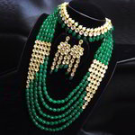 *Зелёное и золотое индийское украшение на шею с искусственными камнями