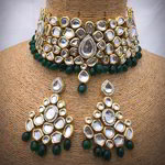 *Зелёное и золотое индийское украшение на шею с искусственными камнями