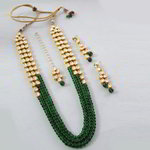 *Зелёное и золотое индийское украшение на шею с искусственными камнями