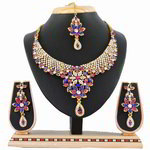 *Разноцветное и золотое индийское украшение на шею со стразами