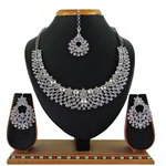 *Серебристое индийское украшение на шею со стразами