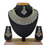 *Золотое и синее индийское украшение на шею со стразами