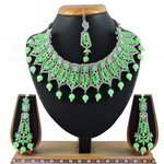 *Зелёное и золотое индийское украшение на шею со стразами