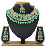 *Зелёное и золотое индийское украшение на шею со стразами