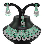 *Зелёное и золотое индийское украшение на шею со стразами