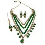 *Зелёное и золотое индийское украшение на шею со стразами, искусственными камнями