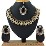 *Зелёное и золотое индийское украшение на шею со стразами