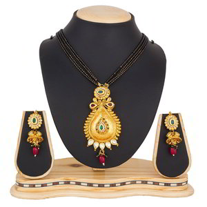 Золотое индийское свадебное украшение (мангалсутра) со стразами
