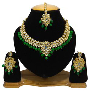 Зелёное и золотое индийское украшение на шею с искусственными камнями