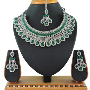 Зелёное и золотое индийское украшение на шею со стразами