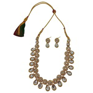 Молочное и золотое индийское украшение на шею со стразами, искусственными камнями