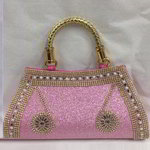 *Розовая женская сумочка-клатч с бусинками