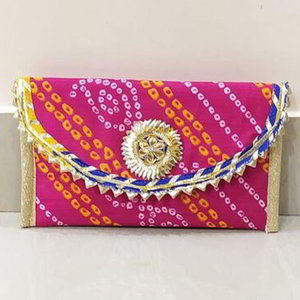 Розовая хлопковая женская сумочка-клатч, украшенная вышивкой с аппликацией