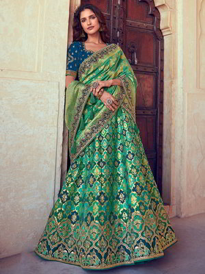 Зелёный шёлковый индийский женский свадебный костюм лехенга (ленга) чоли, украшенный вышивкой люрексом с бисером, пайетками