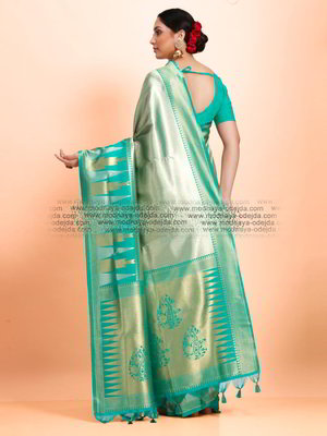 Зелёное шёлковое индийское сари, украшенное вышивкой люрексом, скрученной шёлковой нитью