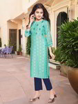 *Зелёный хлопко-шёлковый индийское национальное платье / костюм для девочки с рукавами три-четверти, украшенный печатным рисунком с пайетками, кусочками зеркалец