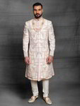 *Светло-розовый шёлковый индийский свадебный мужской костюм со стразами
