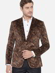*Коричневый мужской пиджак из бархата, украшенный печатным рисунком