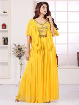 Жёлтое платье / костюм из креп-жоржета без рукавов, украшенное вышивкой люрексом со стразами, пайетками, кусочками зеркалец
