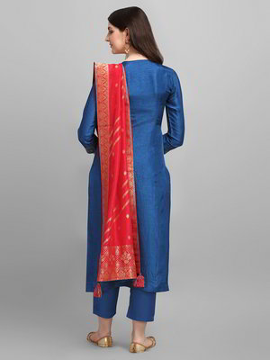 Синее хлопковое платье / костюм с рукавами три-четверти, украшенное вышивкой люрексом, скрученной шёлковой нитью с бисером, пайетками