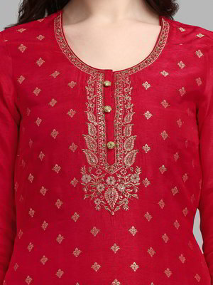 Красное хлопковое платье / костюм с рукавами три-четверти, украшенное вышивкой люрексом, скрученной шёлковой нитью с бисером, пайетками