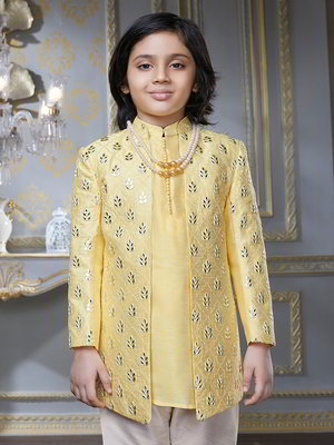 Жёлтый хлопко-шёлковый национальный костюм для мальчика с кусочками зеркалец