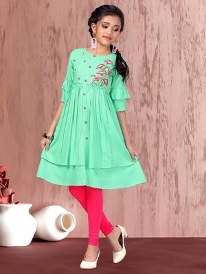 Зелёный индийское национальное платье / костюм для девочки из хлопка с рукавами три-четверти, украшенный скрученной шёлковой нитью