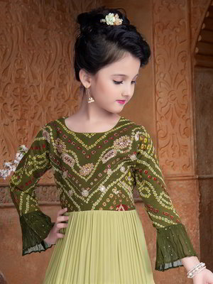 Зелёный индийское национальное платье / костюм для девочки из креп-жоржета с длинными рукавами, украшенный вышивкой люрексом, печатным рисунком