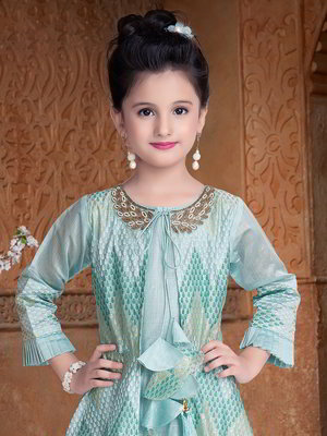 Зелёный индийское национальное длинное платье / анаркали / костюм для девочки из хлопка с шёлком с рукавами три-четверти, украшенный вышивкой люрексом с бисером