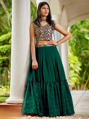 Цвета зелёной сосны индийский национальный костюм для девочки из креп-жоржета без рукавов, украшенный вышивкой люрексом с пайетками, перламутровыми бусинками, кусочками зеркалец