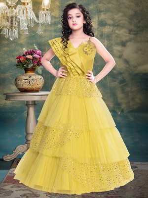 Жёлтый индийское платье «в пол» / костюм для девочки из фатина без рукавов со стразами