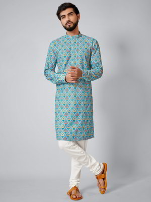 Синий хлопко-шёлковый индийский национальный мужской костюм, украшенный печатным рисунком