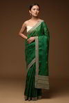 *Зелёное и золотое изумительное вечернее нарядное свадебное индийское сари из органзы и шёлка, украшенное вышивкой