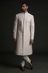*Розовый шёлковый индийский свадебный мужской костюм / шервани, украшенный вышивкой