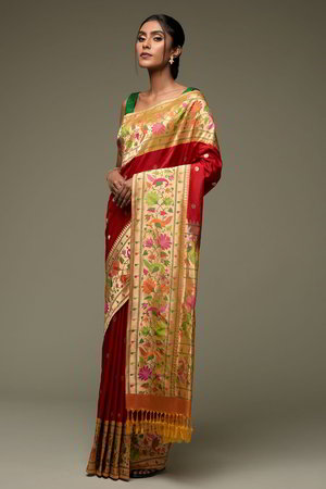 Разноцветное и красное индийское сари из натурального шёлка