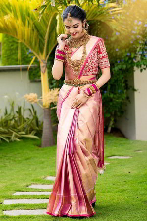 Лавандовое, золотое и розовое парчёвое и шёлковое индийское сари со стразами, кружевами