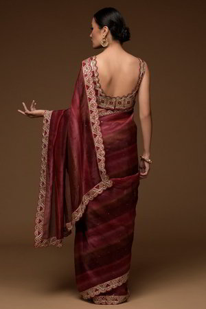Золотое и красное индийское сари из органзы и шёлка, украшенное вышивкой