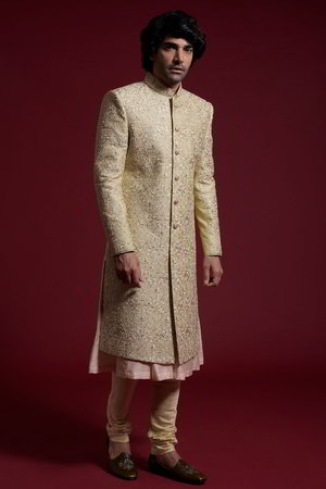 Золотой индийский свадебный мужской костюм / шервани из хлопка с шёлком и шёлка-сырца, украшенный вышивкой
